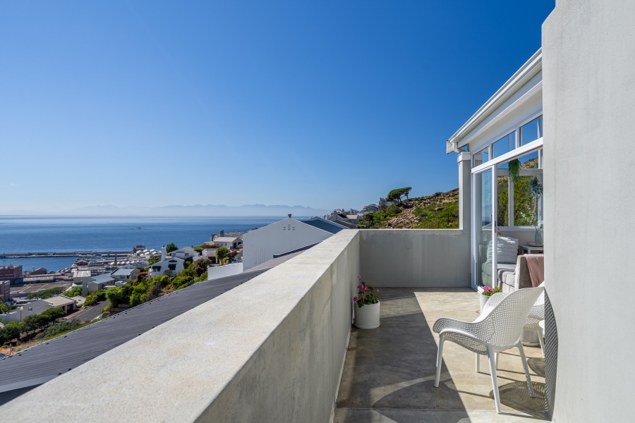 4 Bedroom Property for Sale in Simons Kloof Western Cape